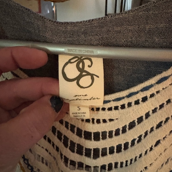 One September tank top s - Picture 2 of 7